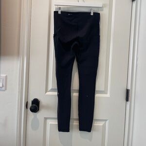 LULU black leggings with pockets